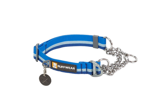 A studio image of the Ruffwear Chain Reaction collar in Blue Pool.