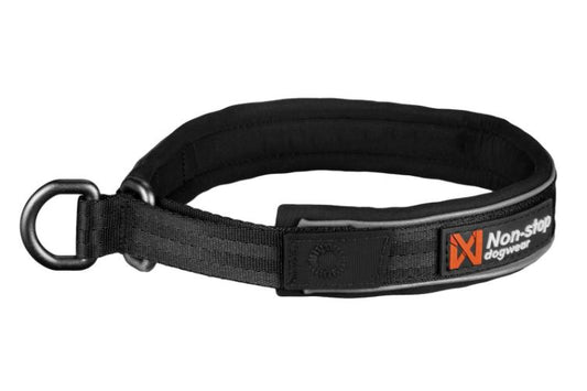 Stock image of the Cruise Collar, a black collar, on a white background.